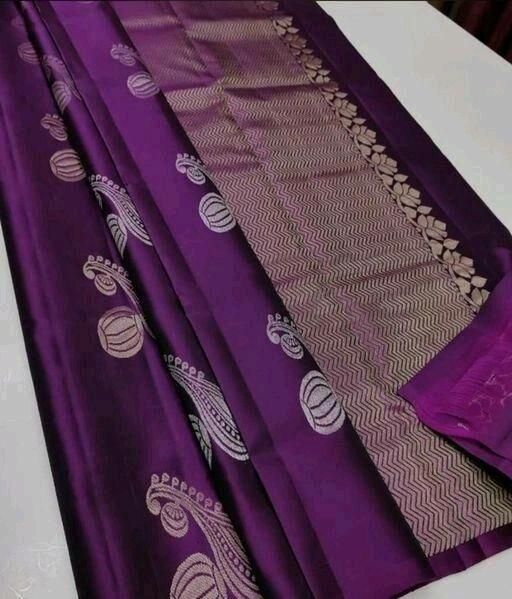 Delicate Jacquard Woven Banarasi Silk Saree